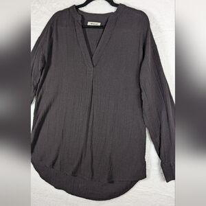35-Rip Curl Black V-Neck Blouse‎ High Low